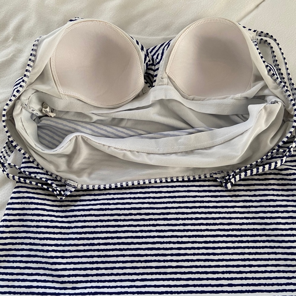 SWIM TOP - Picture 3 of 4